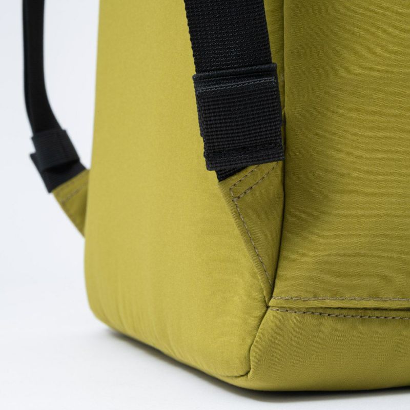 BEAMS DESIGN Diagonal バックパック【BMMH5ER1】 オリーブ