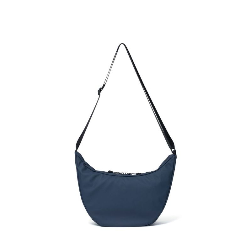 BEAMS DESIGN ELASTIC MESH ショルダーバッグ【BMMH0BSC】 ネイビー