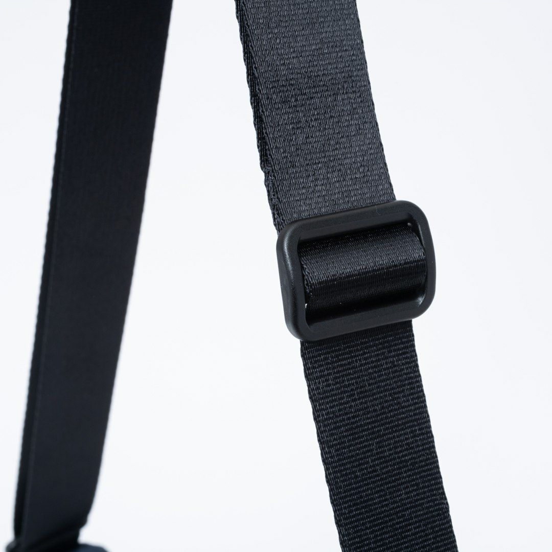 BEAMS DESIGN ELASTIC MESH ショルダーバッグ【BMMH0BSC】 ネイビー