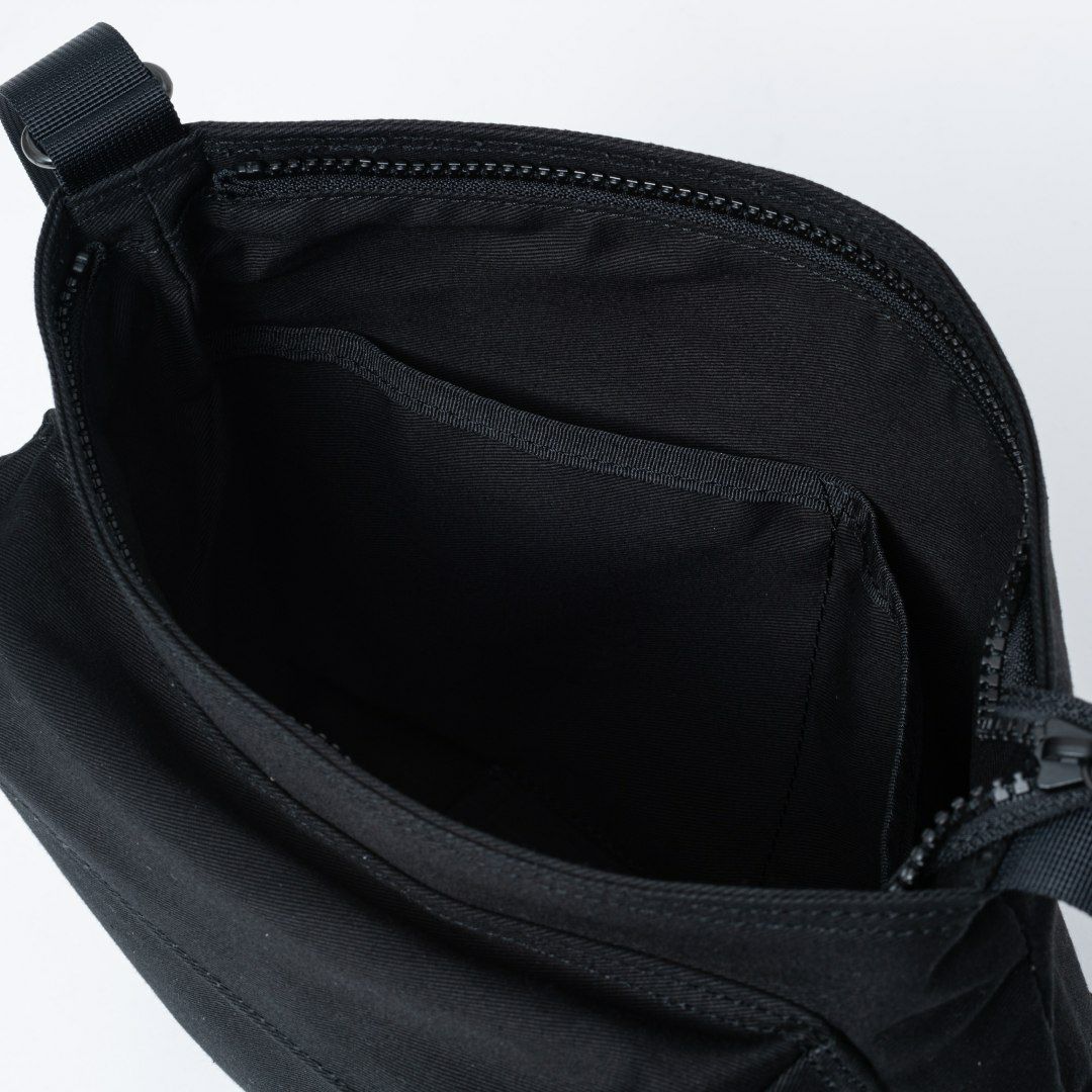 MARGARET HOWELL idea Weather proof サコッシュ ブラック