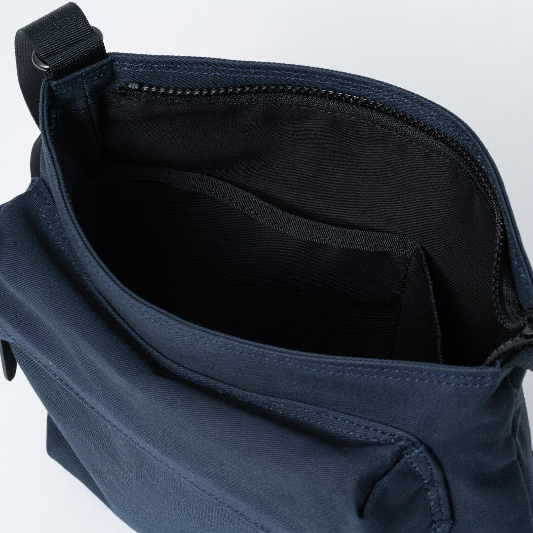MARGARET HOWELL idea Weather proof サコッシュ ネイビー