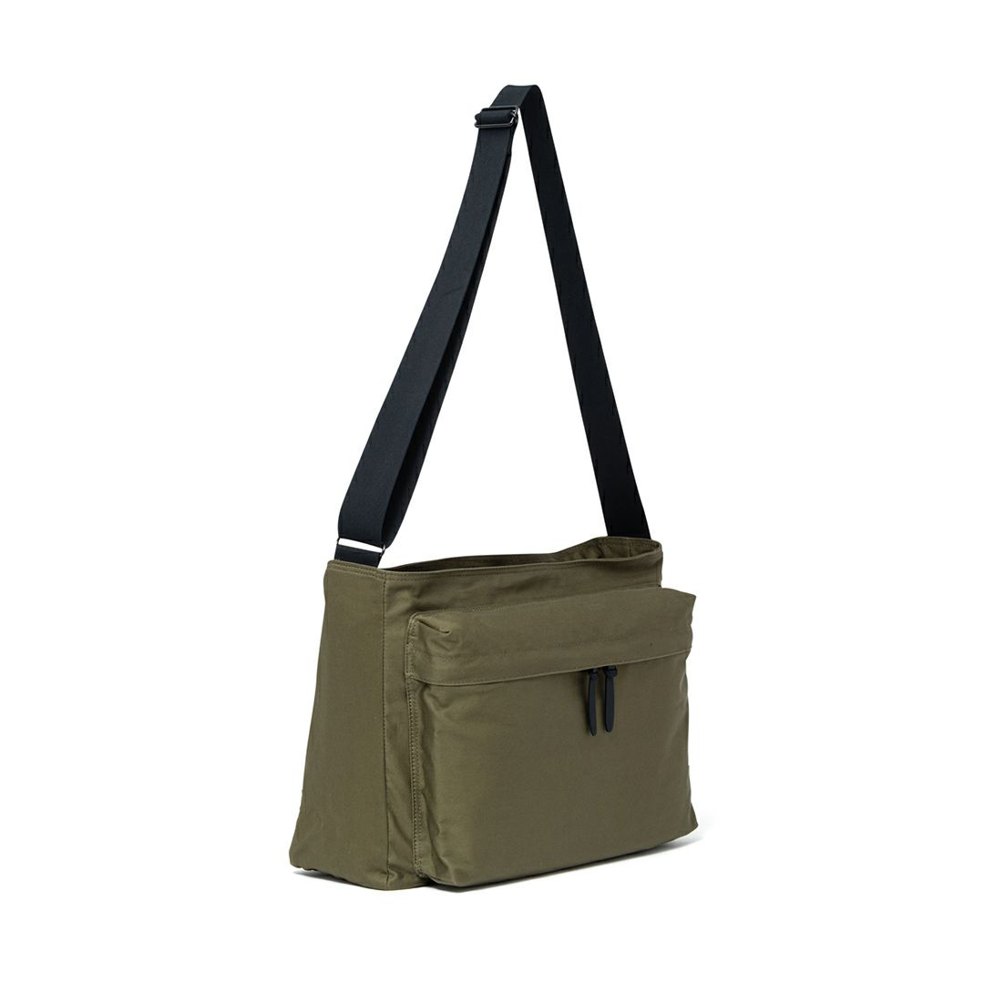 MARGARET HOWELL idea Weather proof ショルダー(L) カーキ