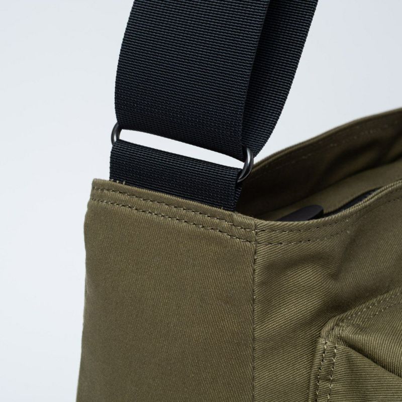 MARGARET HOWELL idea Weather proof ショルダー(L) カーキ