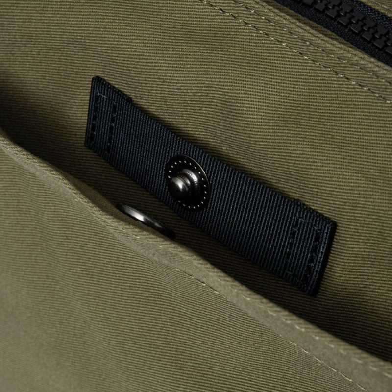 MARGARET HOWELL idea Weather proof ショルダー(L) カーキ