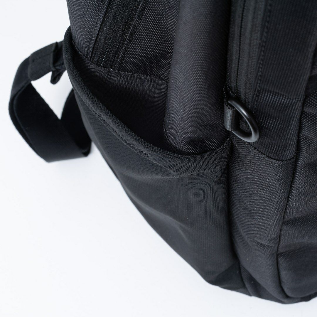 BEAMS DESIGN Impact バッグパック ブラック