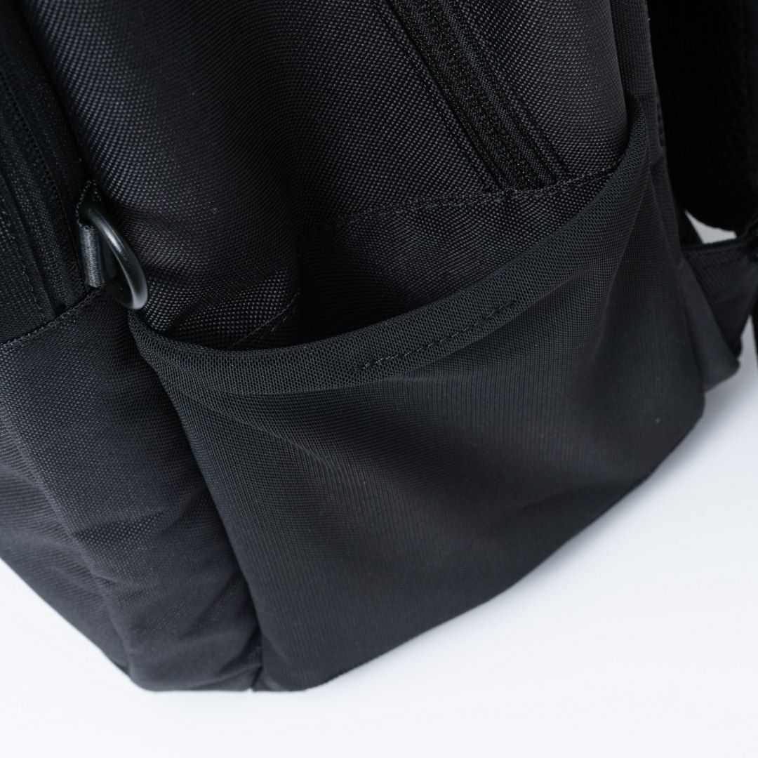 BEAMS DESIGN Impact バッグパック ブラック