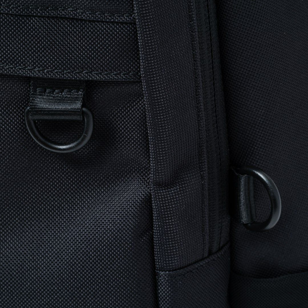 BEAMS DESIGN Impact バッグパック ブラック